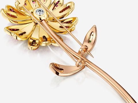 design-brooch-rear